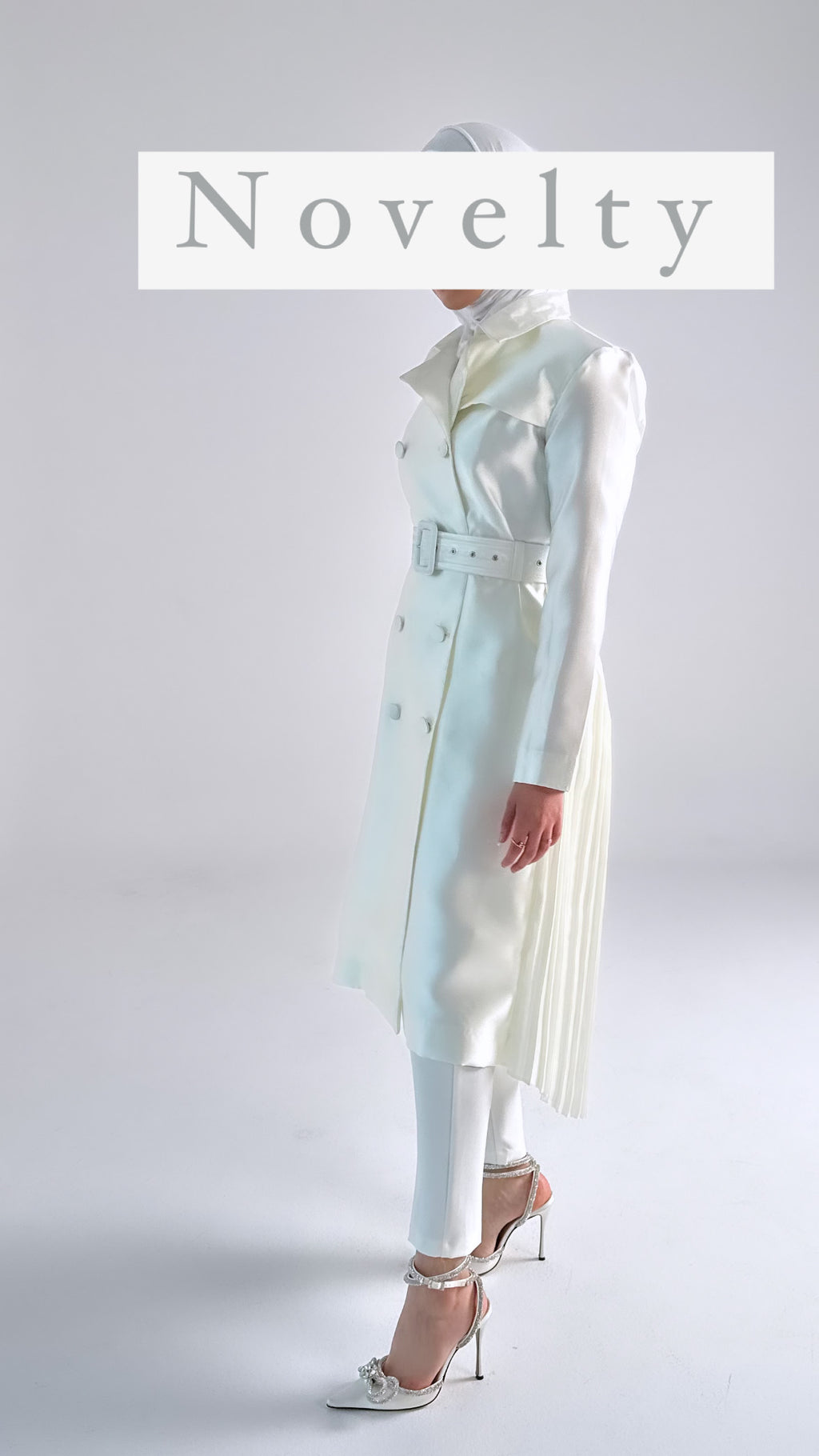 Off-white half pleated jacket