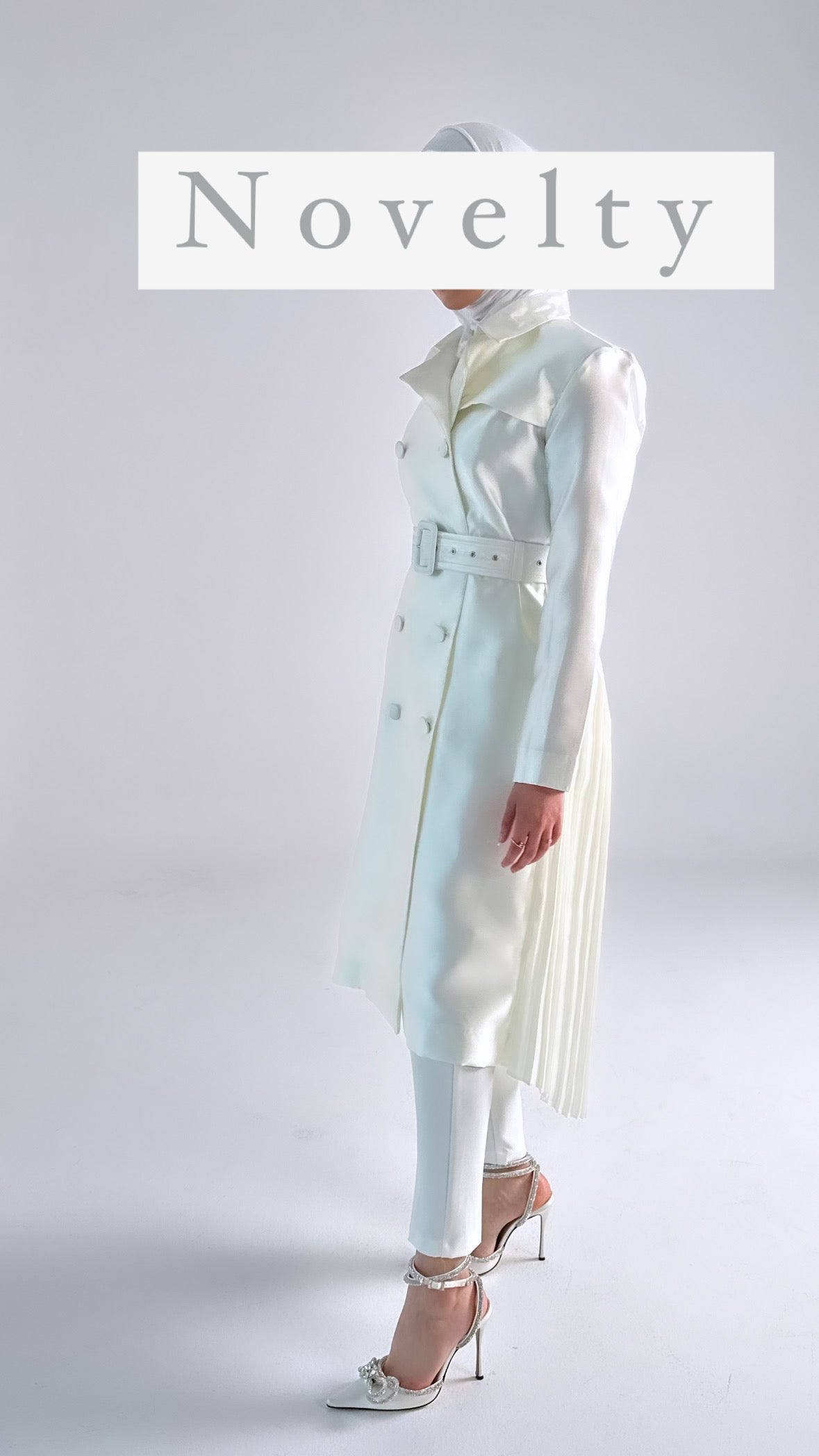 Off-white half pleated jacket